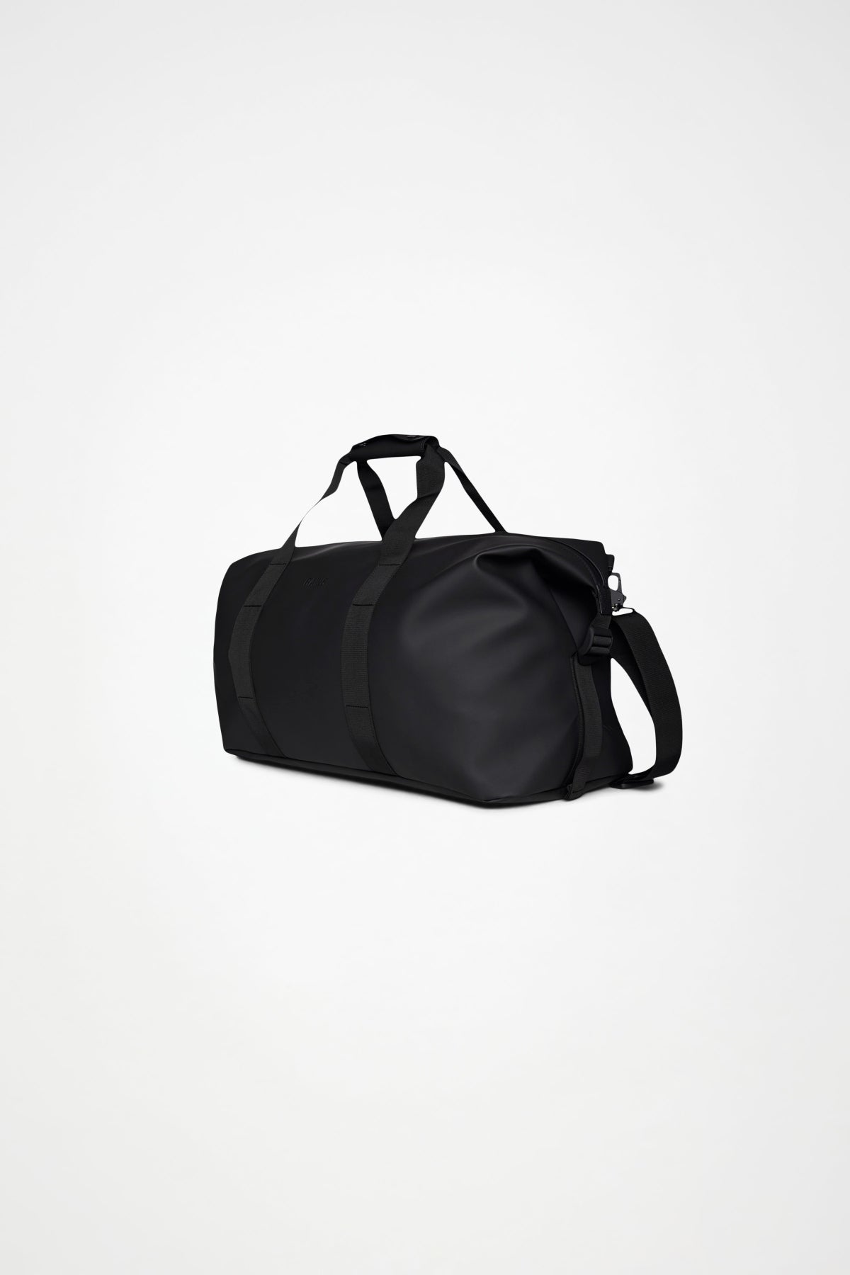 RAINS 14200R HILO WEEKEND BAG W3 en color NEGRO (2)