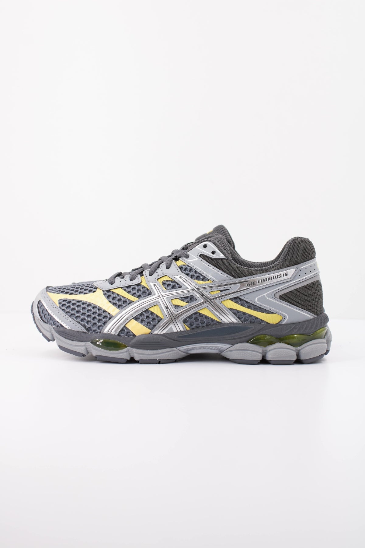 ASICS GEL-CUMULUS 16 en color NEGRO (1)