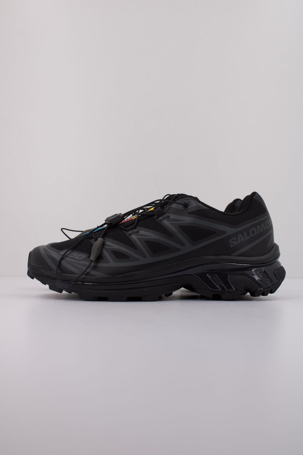SALOMON XT-6 L41086600 en color NEGRO (1)