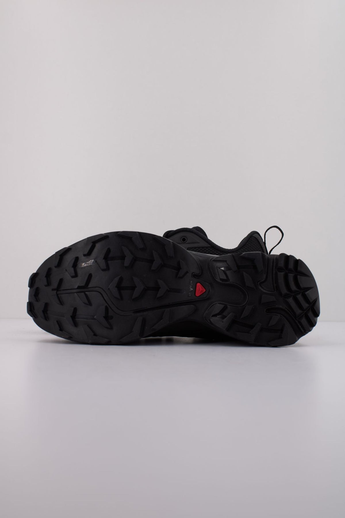 SALOMON BAJO XT 6 EXPANSE en color NEGRO (5)