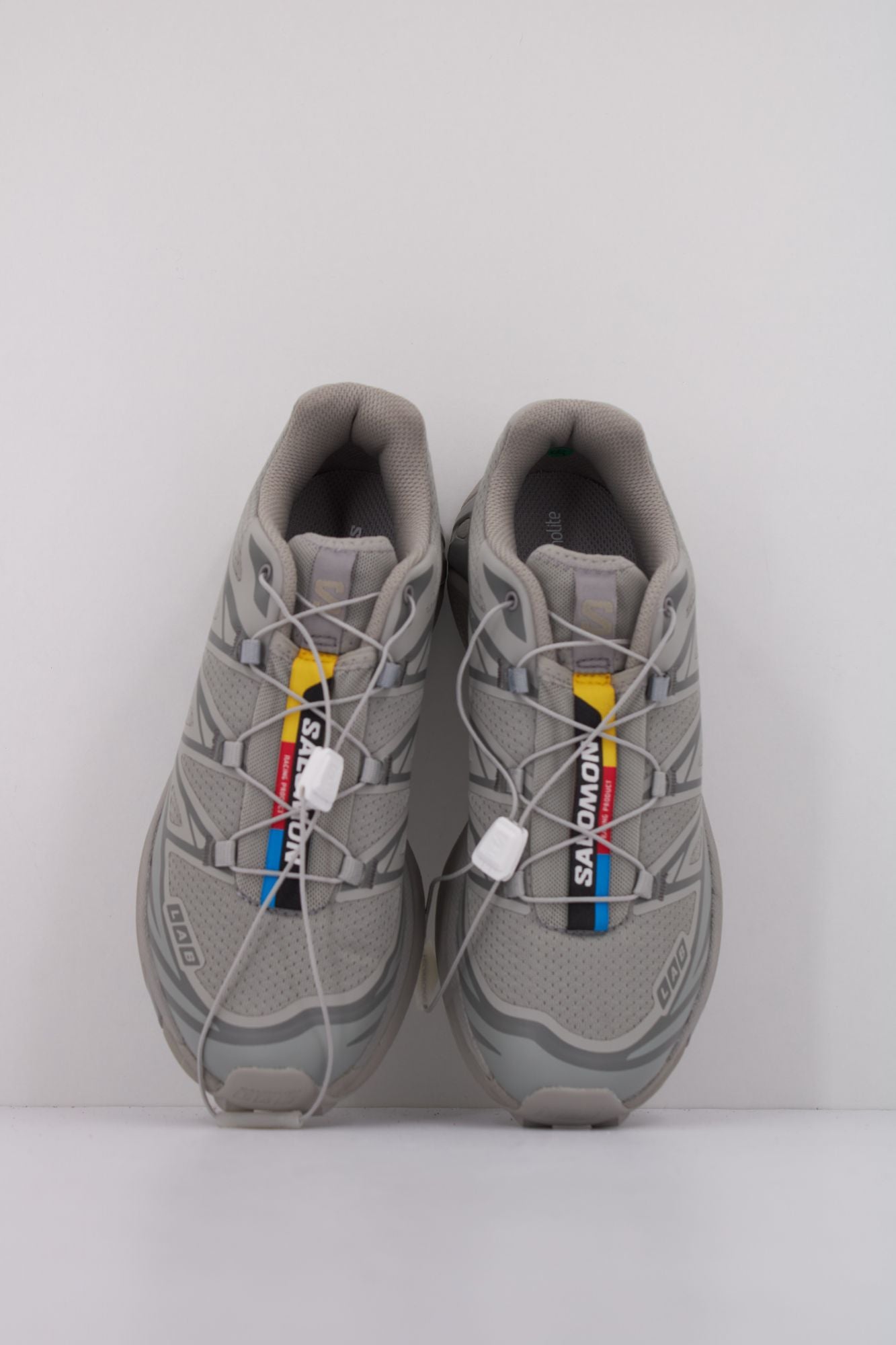 SALOMON BAJO XT 6 en color GRIS (3)