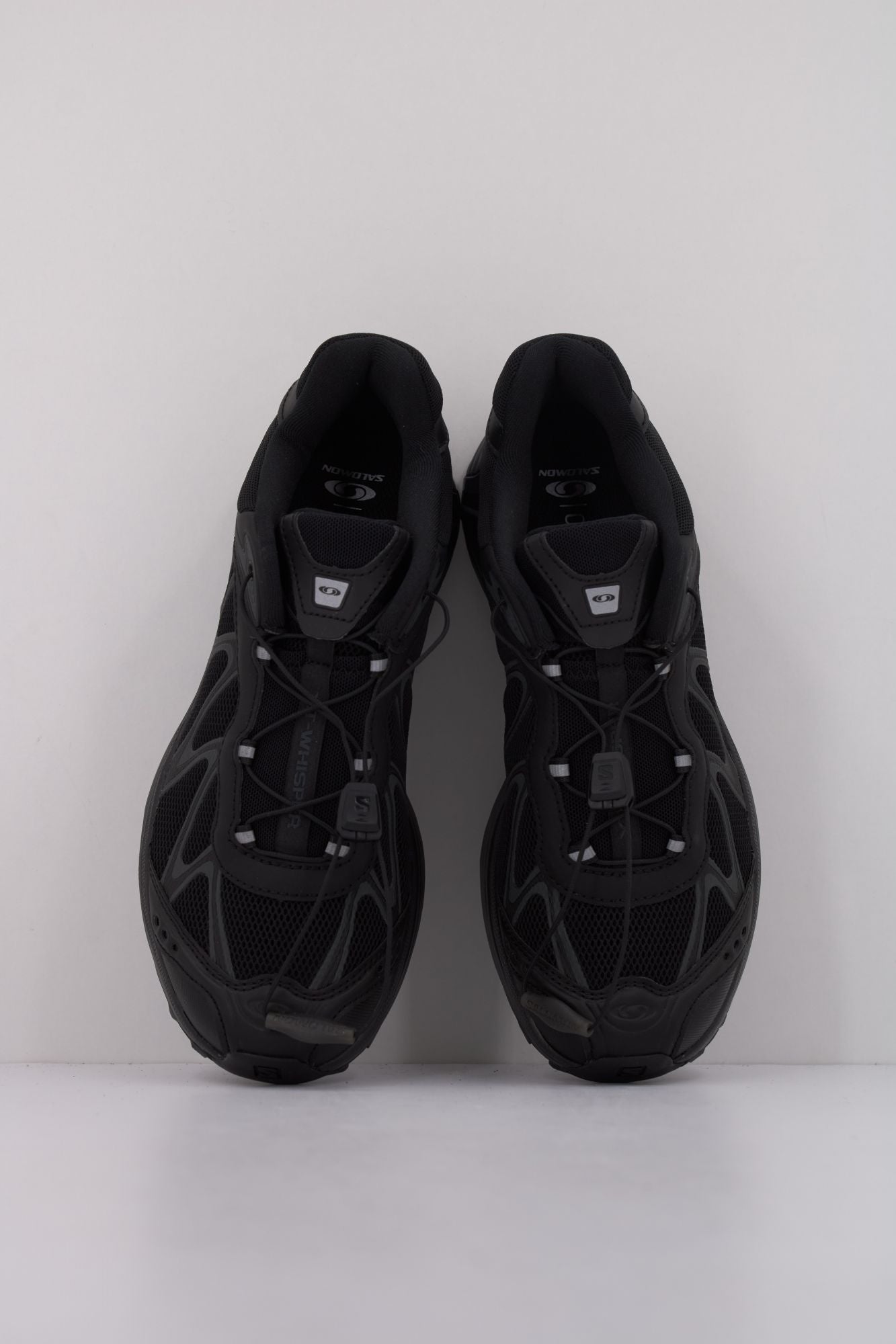 SALOMON BAJO XT WHISPER en color NEGRO (3)
