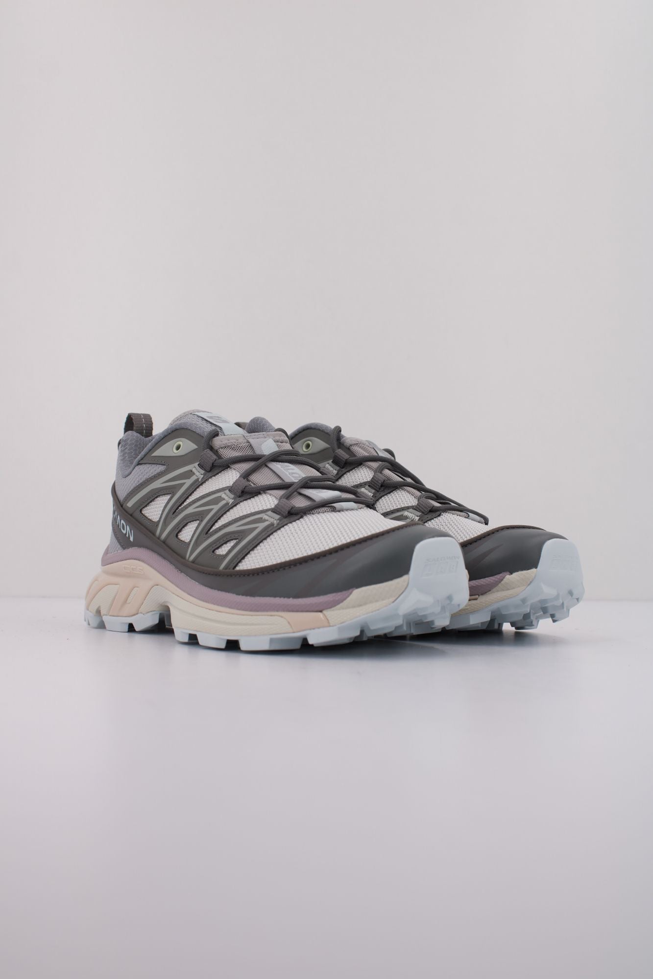 SALOMON XT 6 EXPANSE en color GRIS (2)