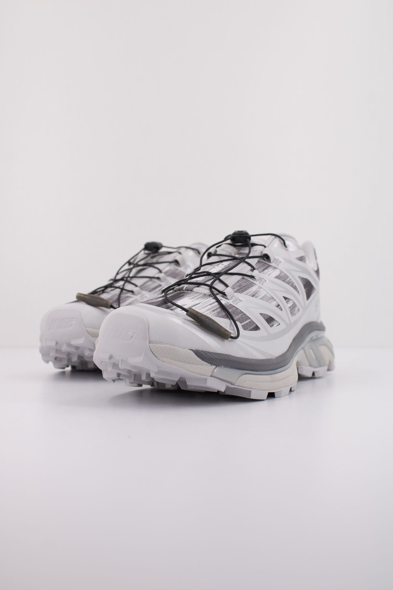 SALOMON XT 6 CAMO en color GRIS (2)
