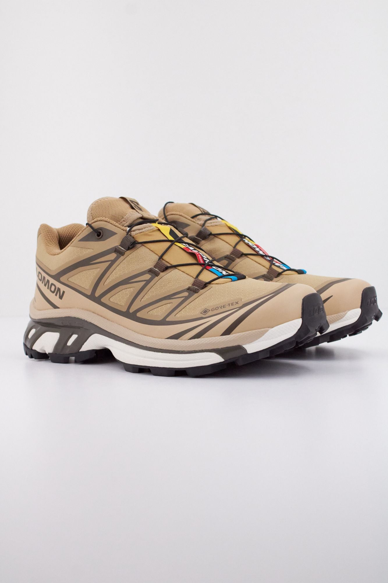 SALOMON BAJO XT 6 GTX en color MARRON (2)