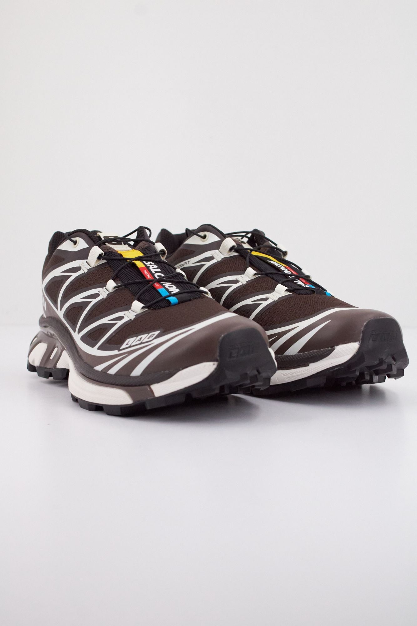 SALOMON XT 6 en color MARRON (2)