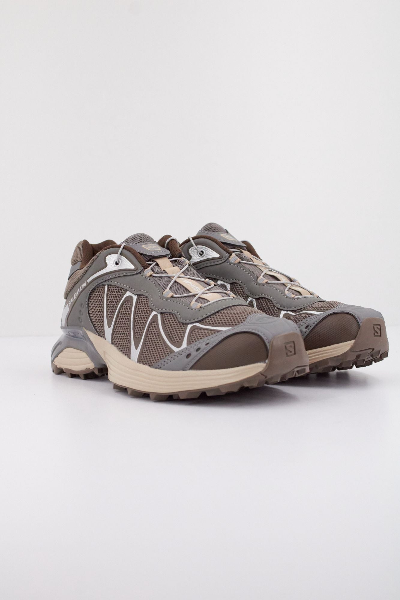 SALOMON XT WHISPER en color GRIS (2)