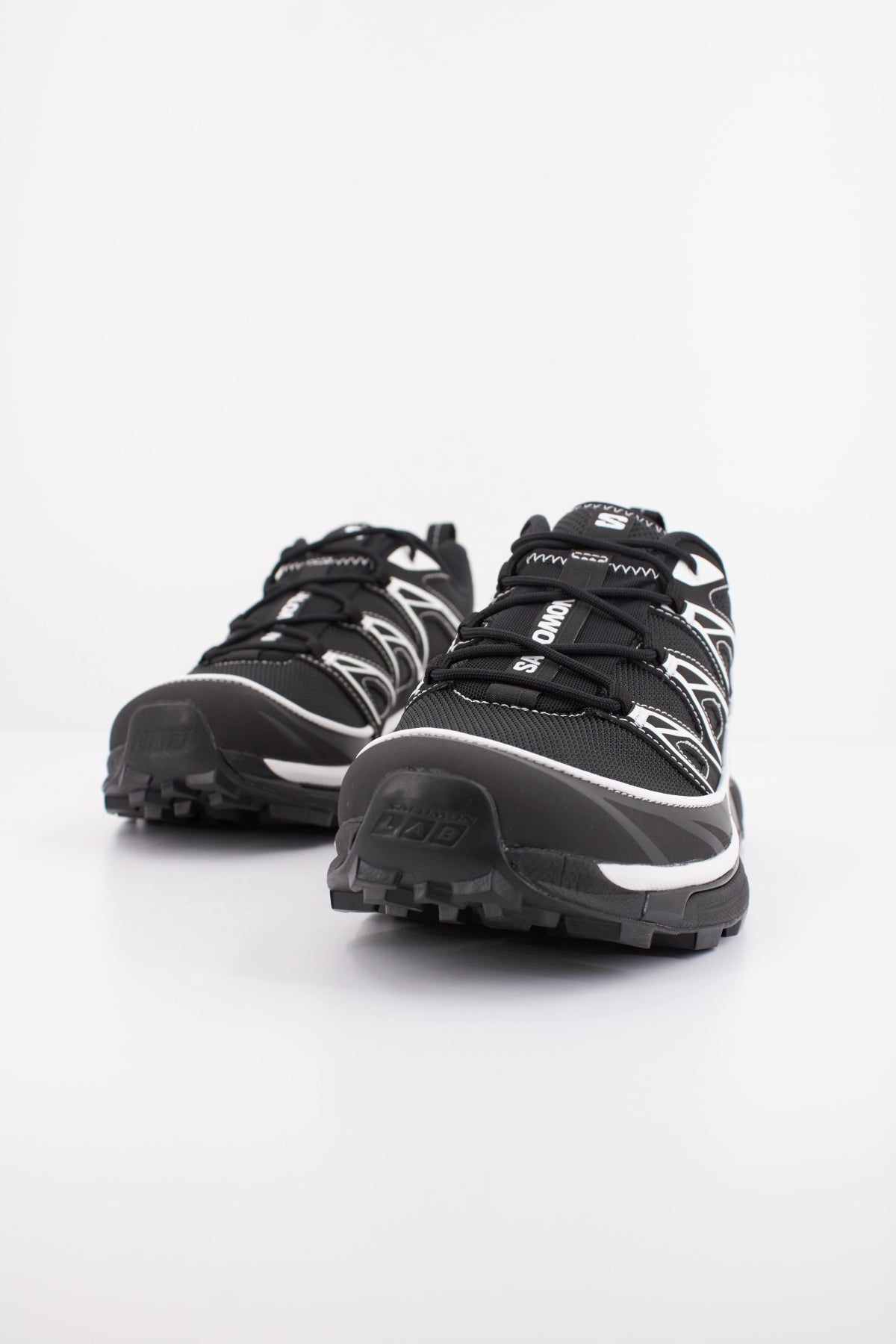 SALOMON XT 6 EXPANSE en color NEGRO (2)