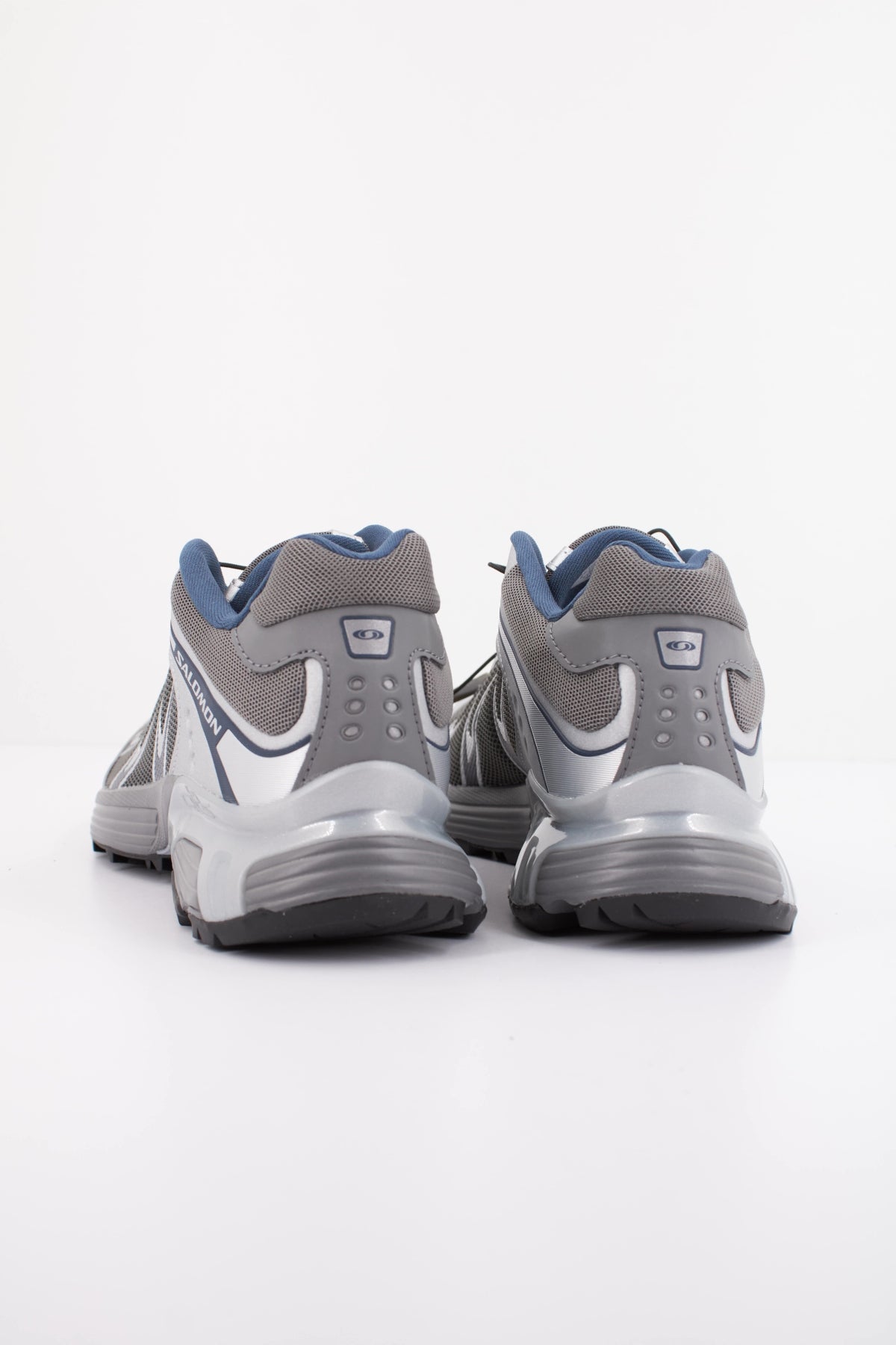SALOMON XT WHISPER en color GRIS (4)