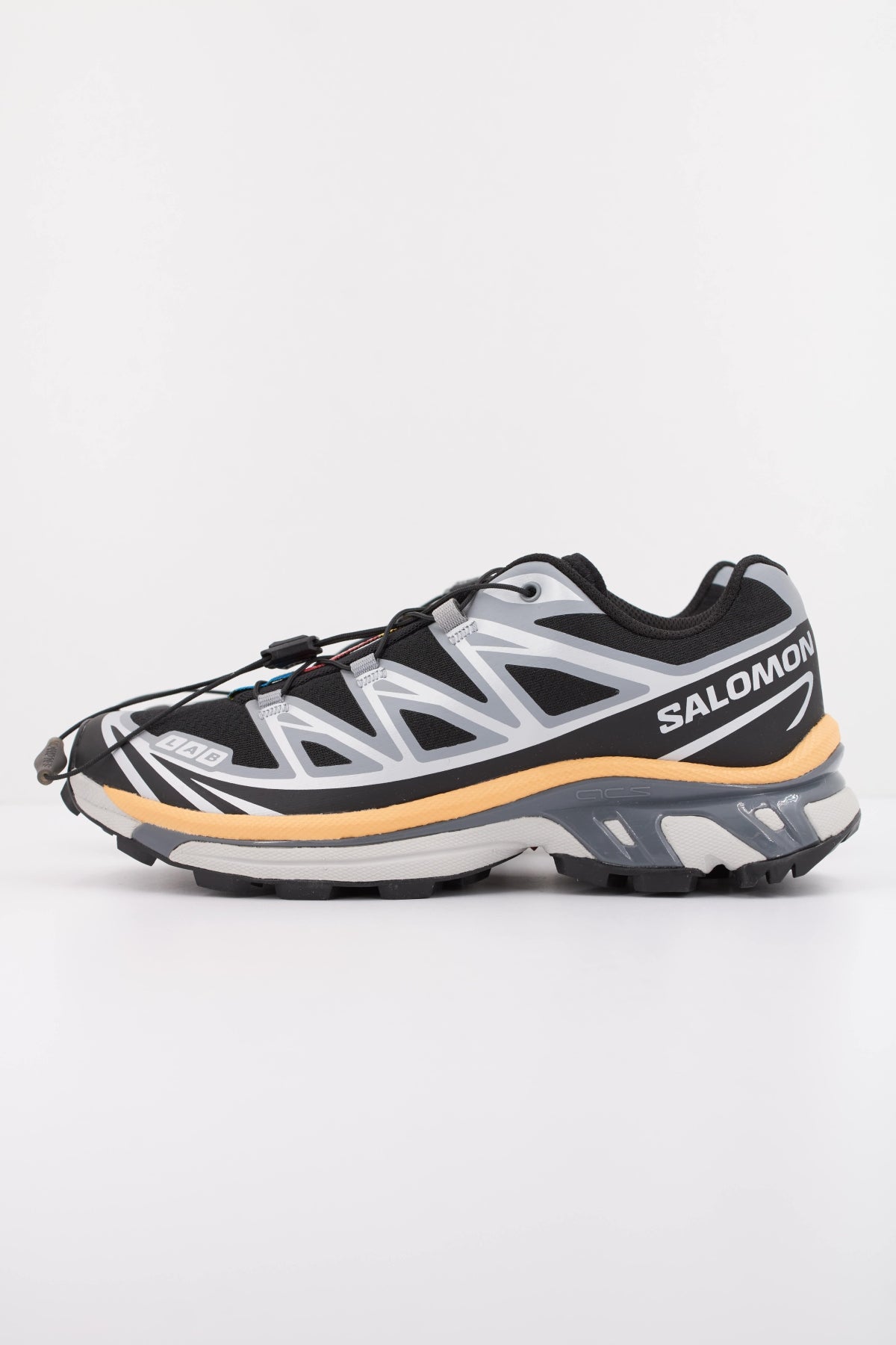 SALOMON XT 6 en color NEGRO (1)
