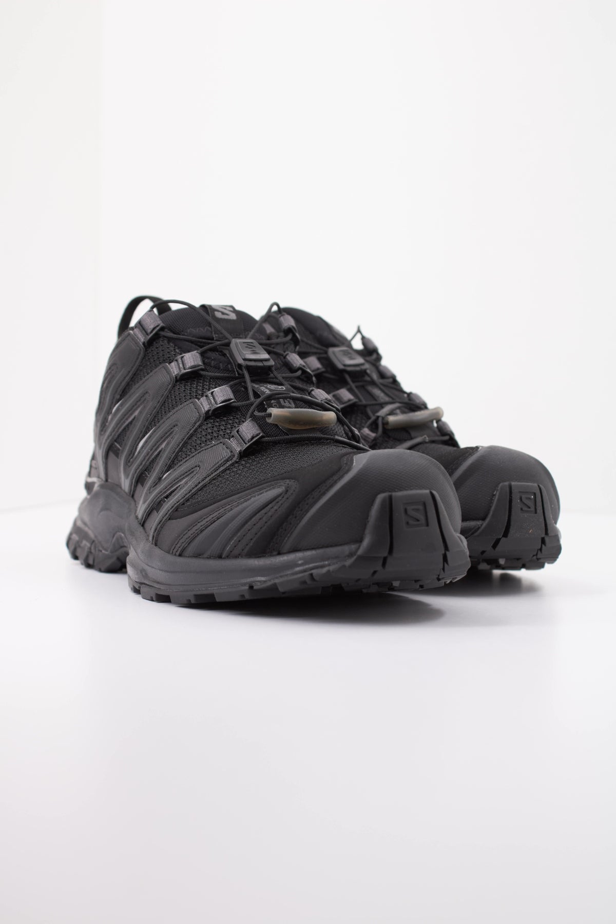 SALOMON XA PRO 3D en color NEGRO (3)