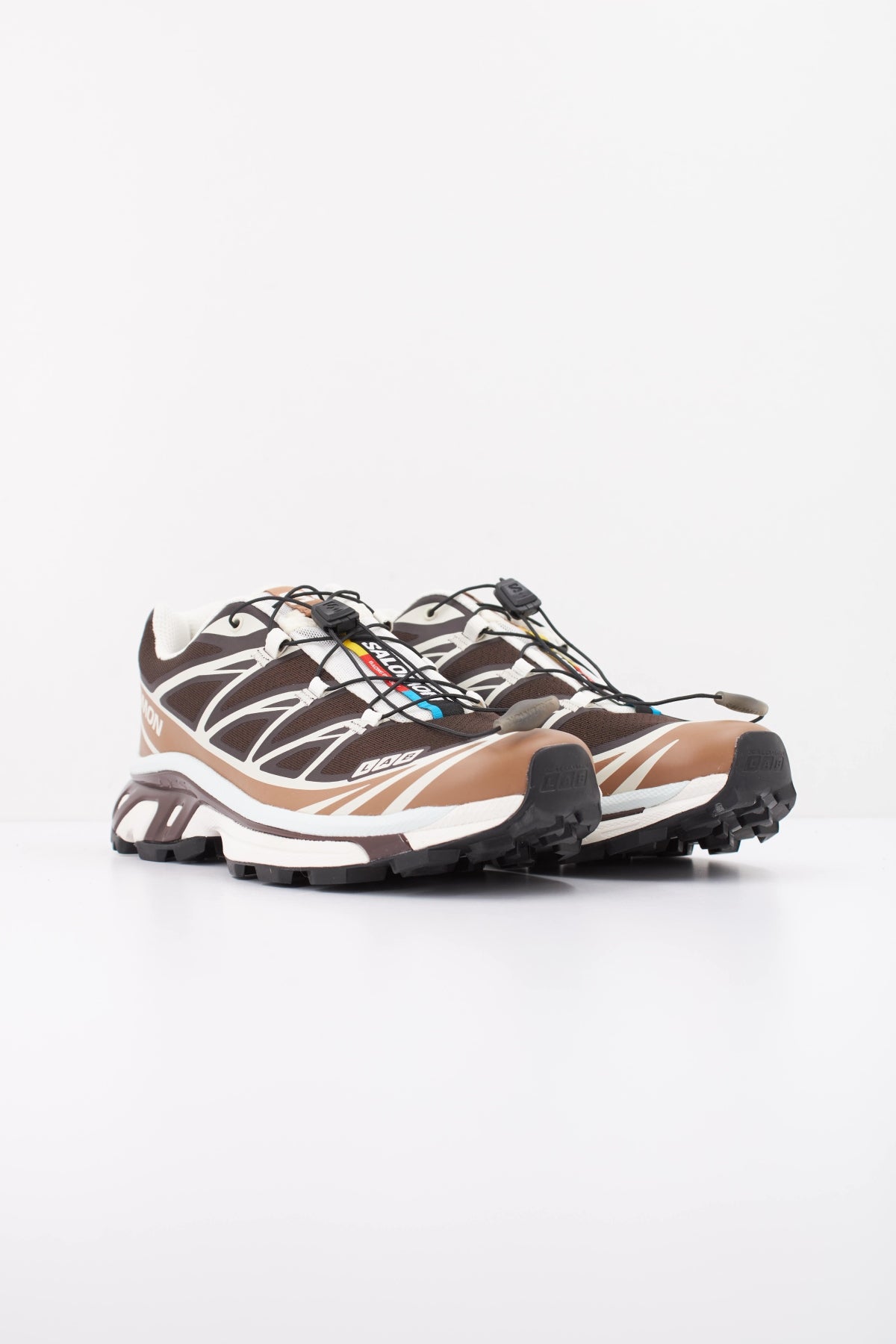 SALOMON XT 6 en color MARRON (2)