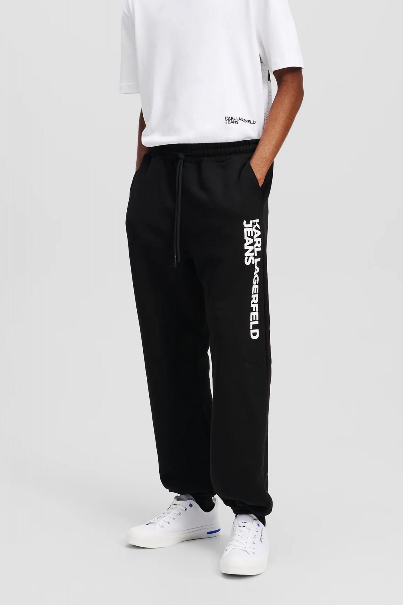 KARL LAGERFELD JEANS KLJ TEXT LOGO SLIM SWEATPA en color NEGRO (1)