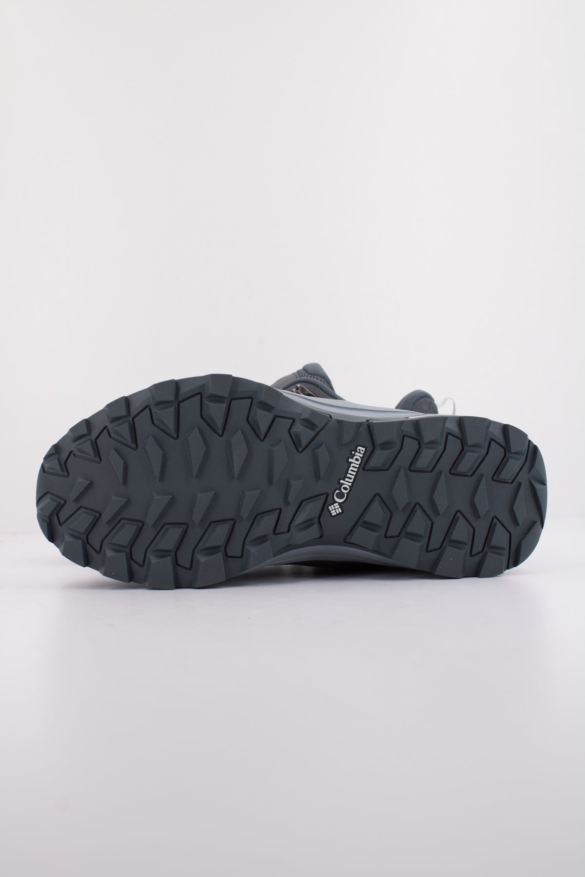COLUMBIA REDMOND IV LOW WATERPROOF en color GRIS (5)