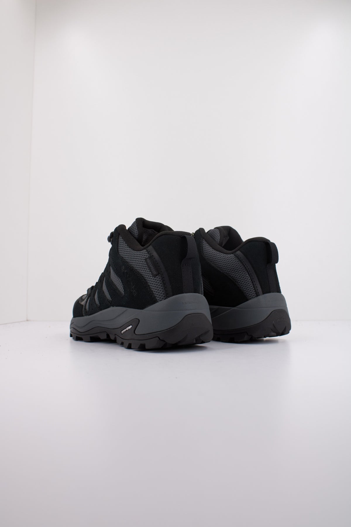COLUMBIA REDMOND IV MID WATERPROOF en color NEGRO (4)