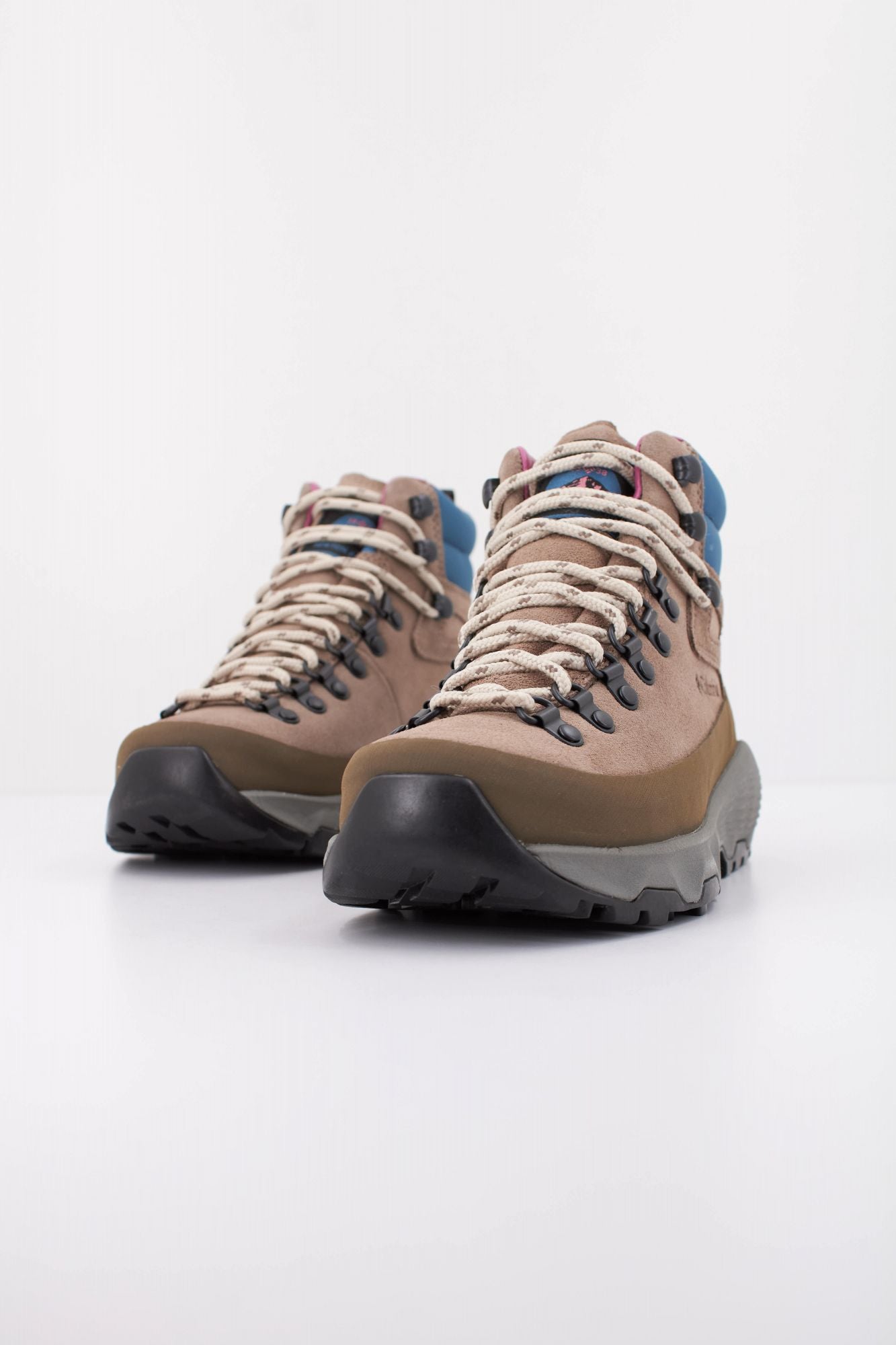 COLUMBIA NEWTON ALPINE PT en color MARRON (2)