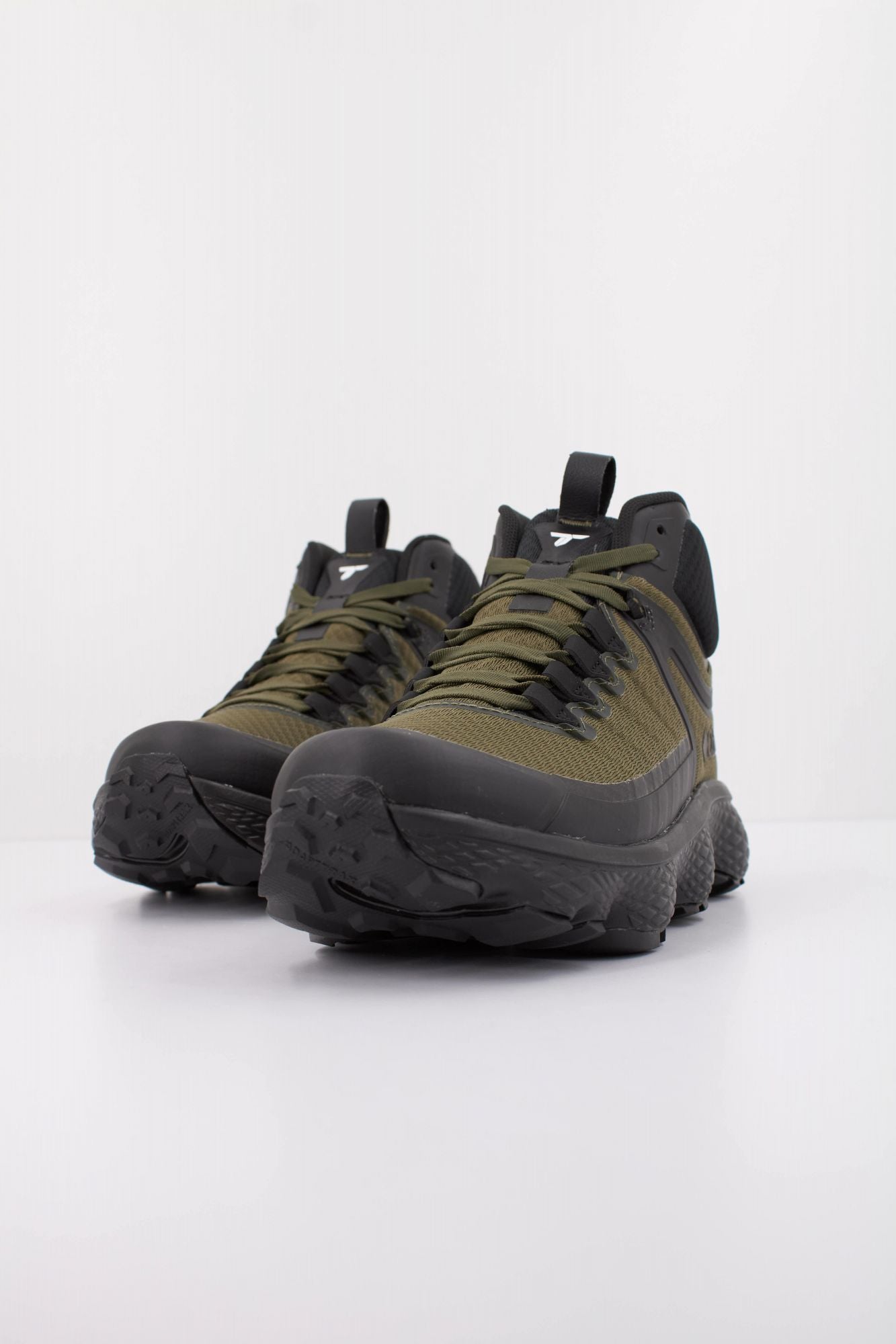 COLUMBIA ESCAPE THRIVE TITANIUM MID OUTDRY en color VERDE (2)