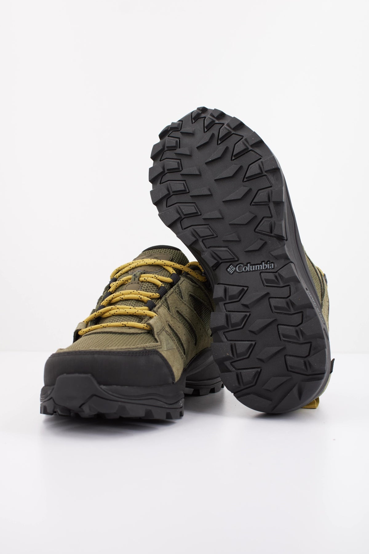 COLUMBIA REDMOND IV LOW WP en color VERDE (5)
