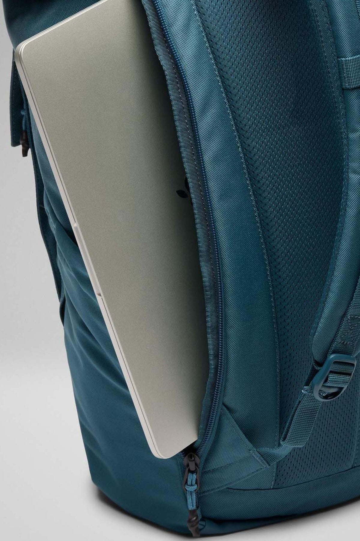 COLUMBIA CONVEY III 27L BACKPACK en color AZUL (4)