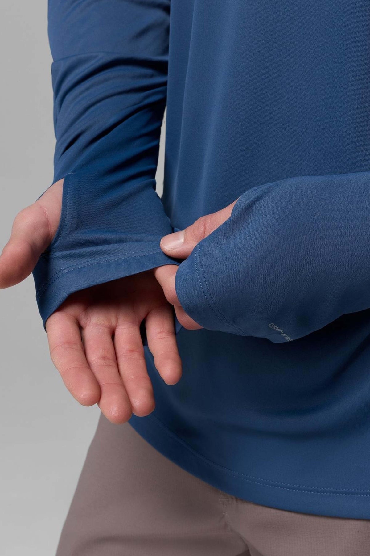 COLUMBIA ZERO RULES LIGHT HOODIE en color AZUL (4)
