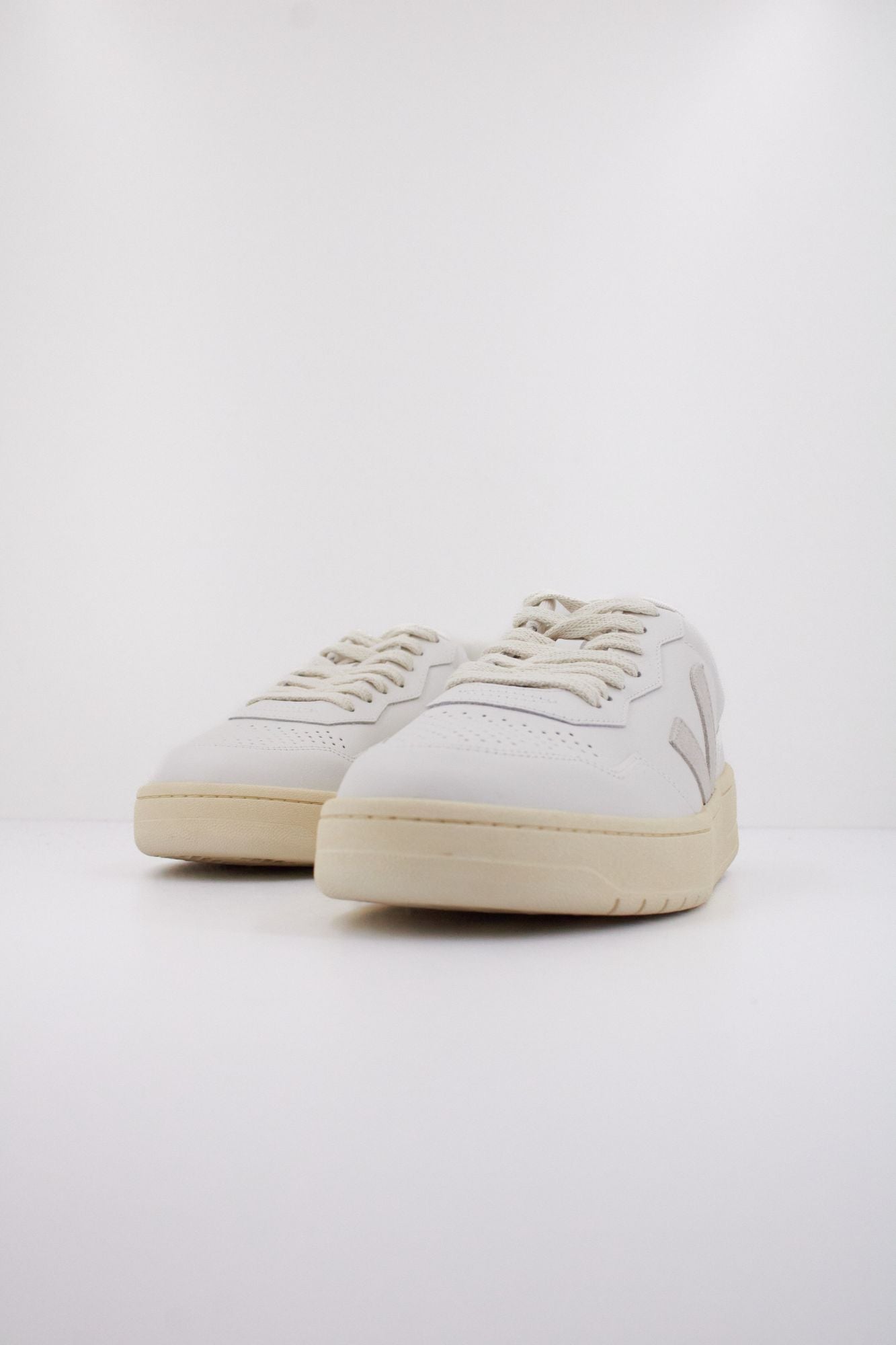 VEJA V90 OT en color BLANCO (2)