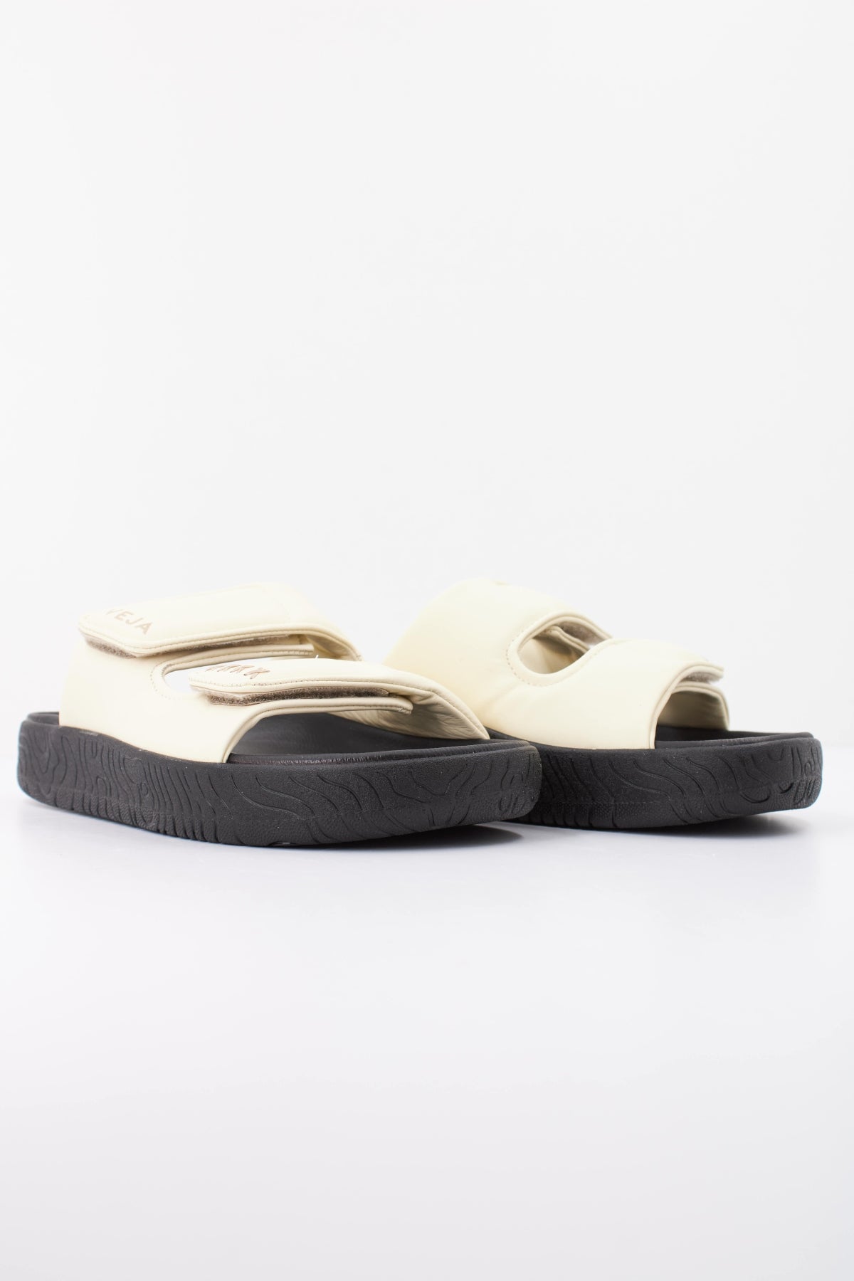 VEJA ETNA BOLD en color BLANCO (2)