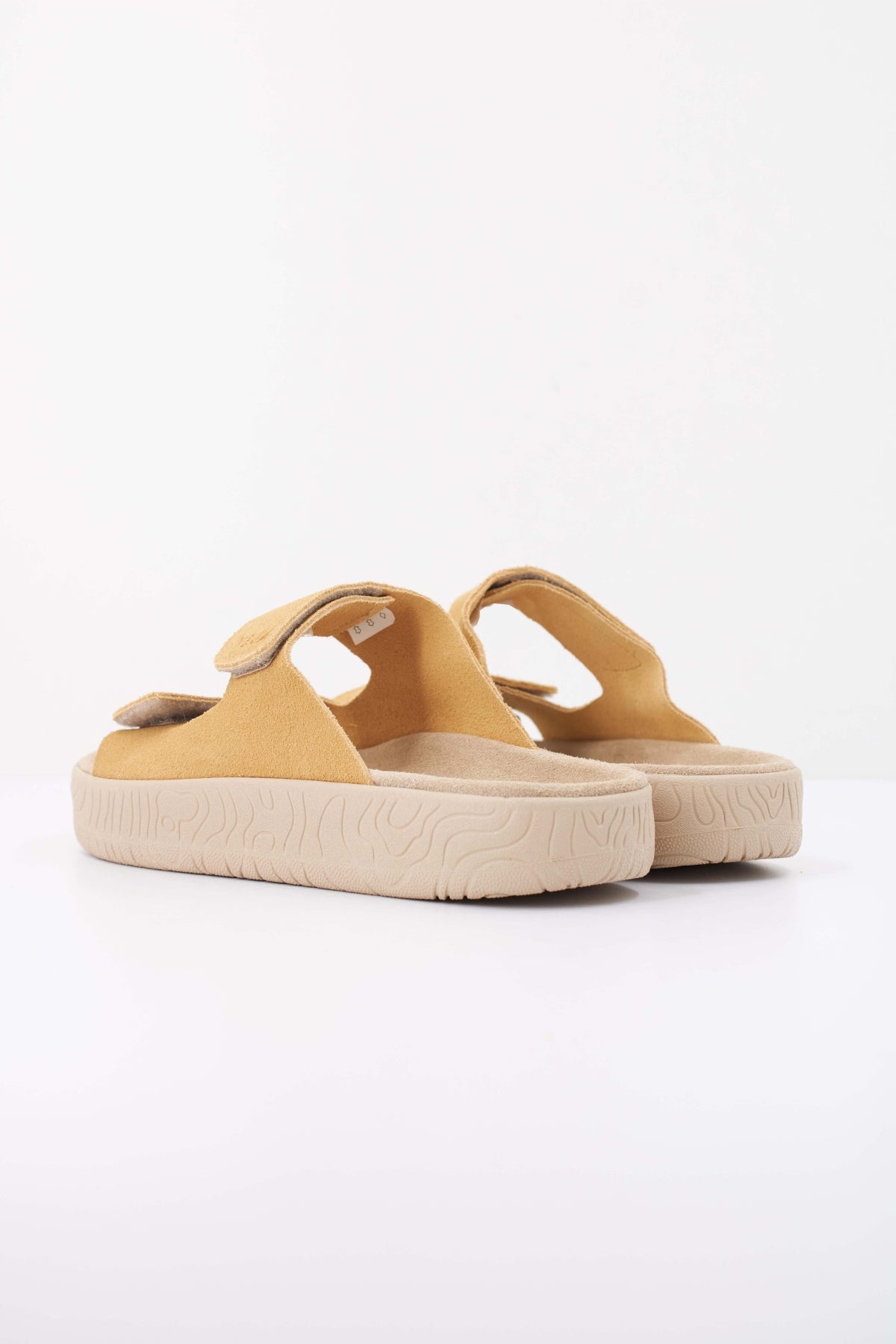 VEJA SANDALIA ETNA en color AMARILLO (4)