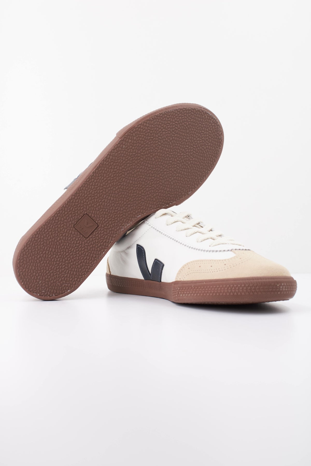 VEJA DEPORTIVO VOLLEY en color BLANCO (5)