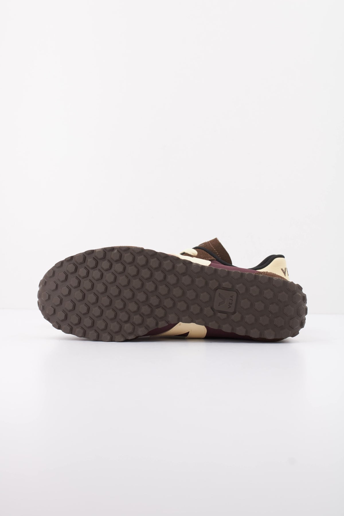 VEJA AI3421685A GT en color BURDEOS (5)