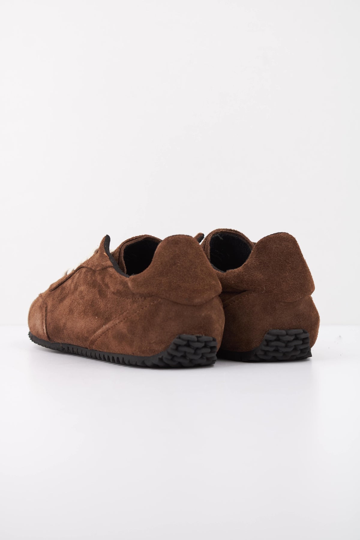 AXEL ARIGATO F3684002 DAZE RUNNER en color MARRON (4)