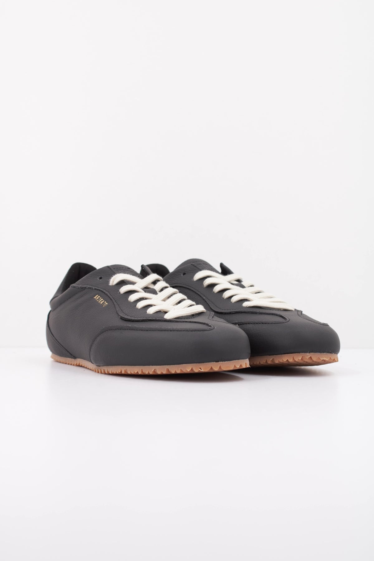 AXEL ARIGATO F4031001 DAZE RUNNER en color NEGRO (2)