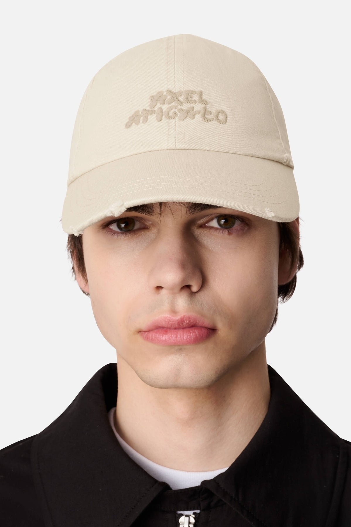 AXEL ARIGATO X3962007 FLORAL WASHED CAP en color BEIS (2)
