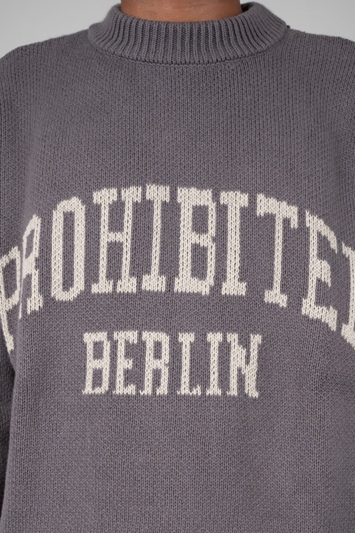 PROHIBITED VARSITY KNIT SWEATER en color (4)