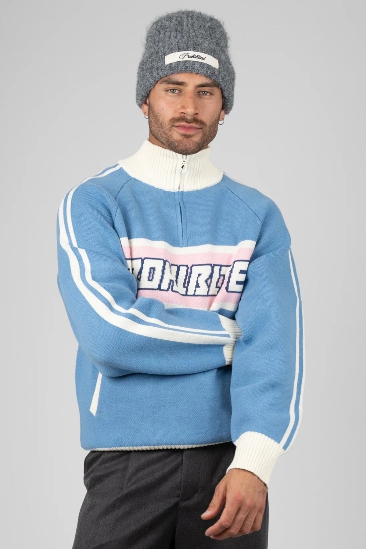 PROHIBITED LETTERMAN KNITTED QUARTER ZIP en color (1)