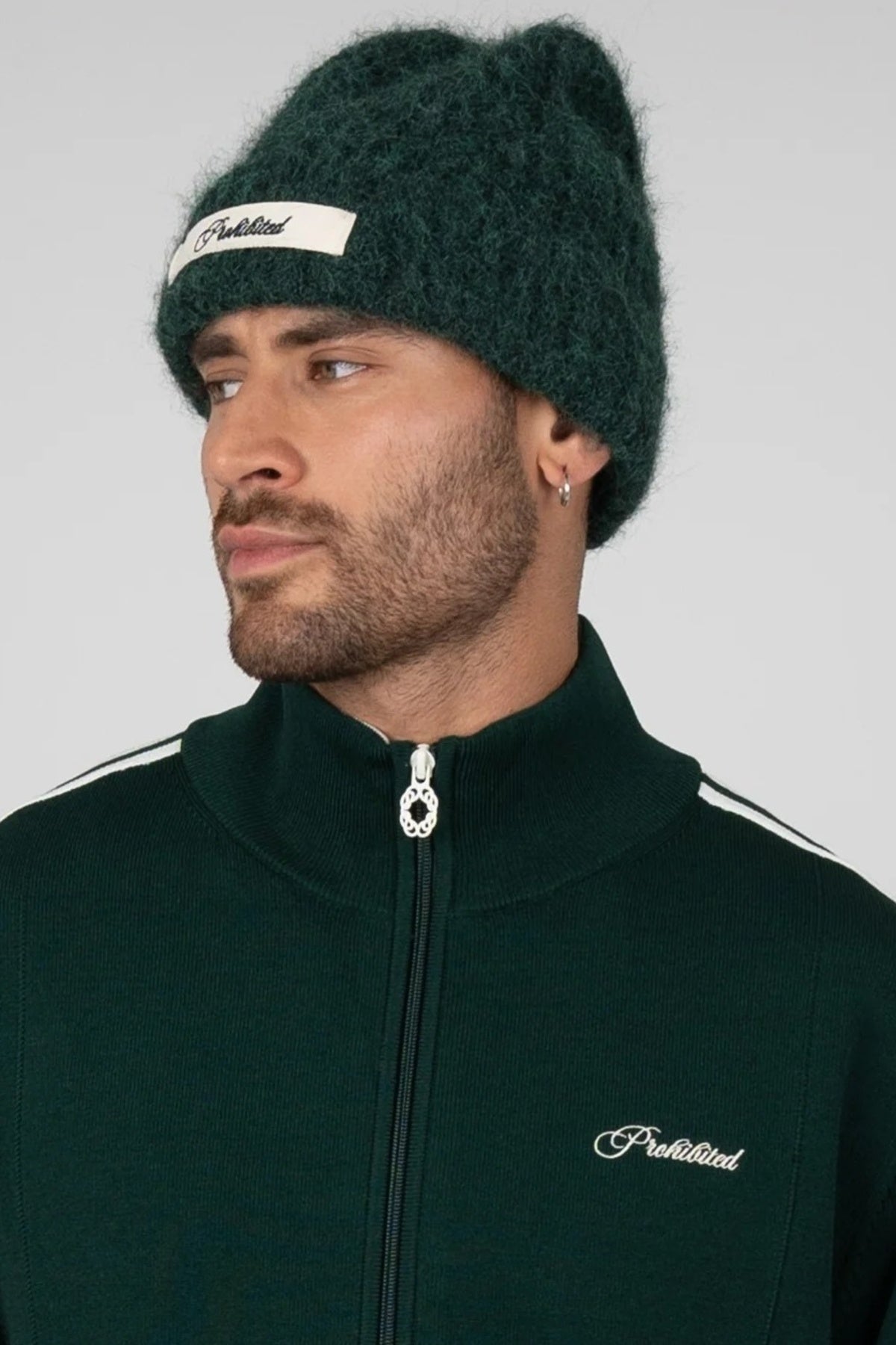 PROHIBITED SEASON KNIT BEANIE en color VERDE (2)