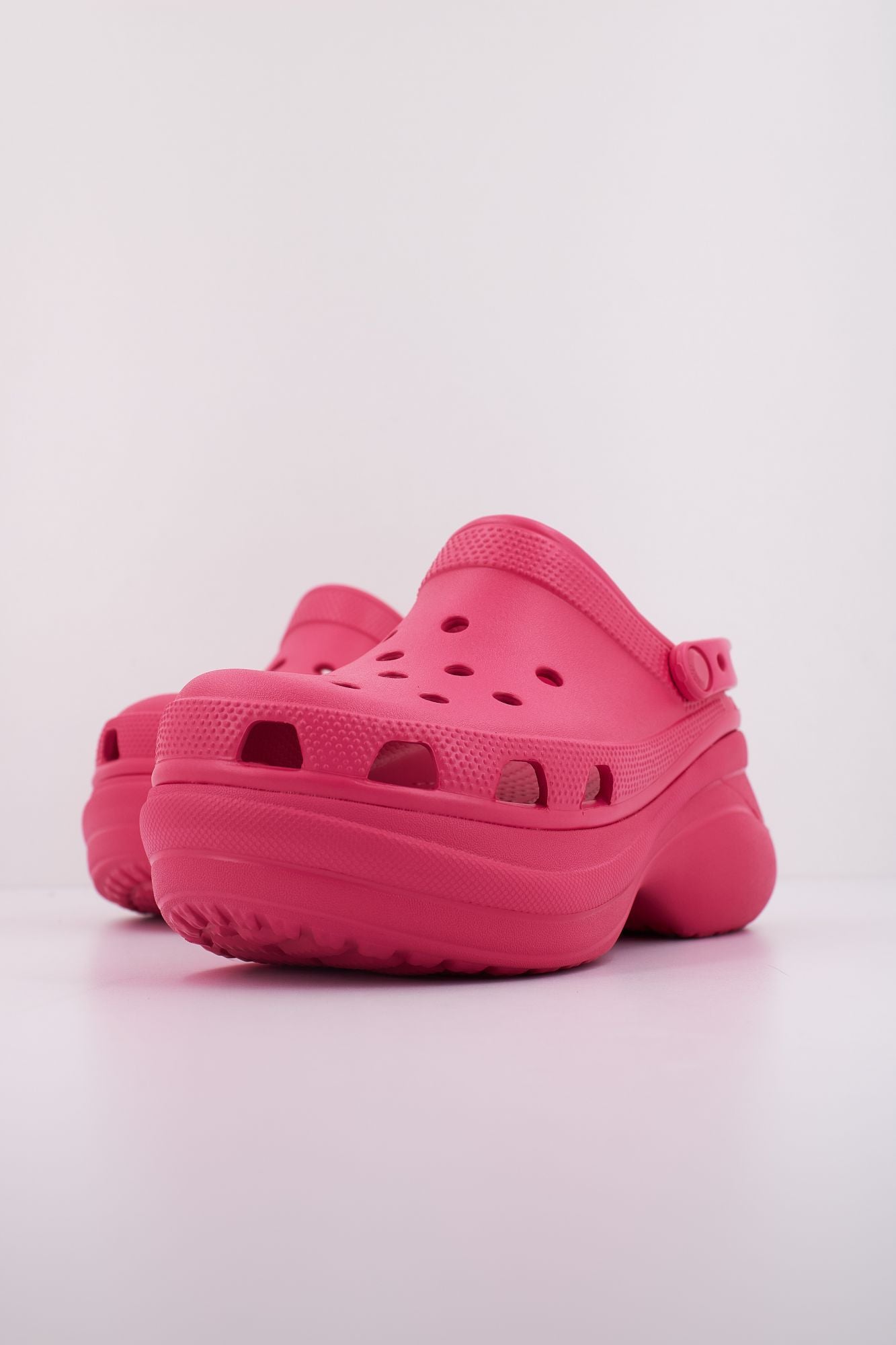 CROCS BAE CLOG en color ROSA (2)