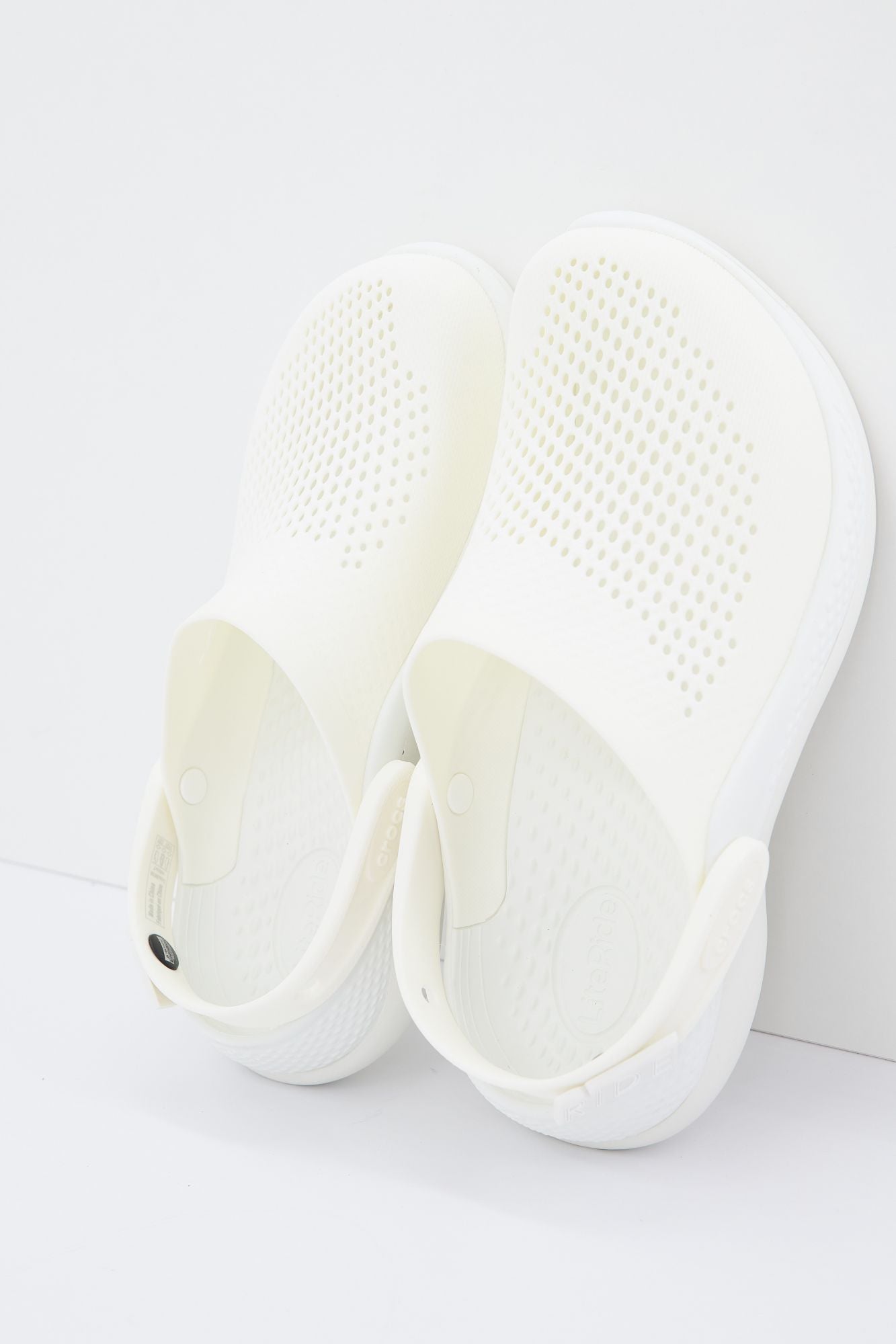 CROCS LITERIDE 360 CLOG en color BLANCO (2)