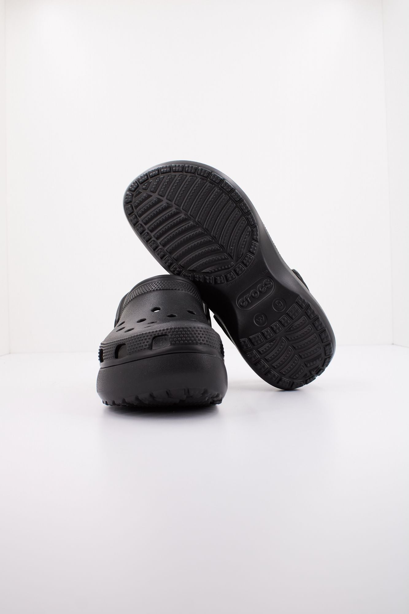 CROCS CLASSIC PLATFORM CLOG W en color NEGRO (4)