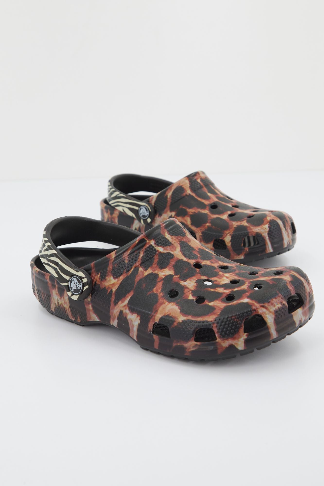 CROCS CLASSIC ANIMAL REMIX CLOG en color ANIMAL PRINT (3)