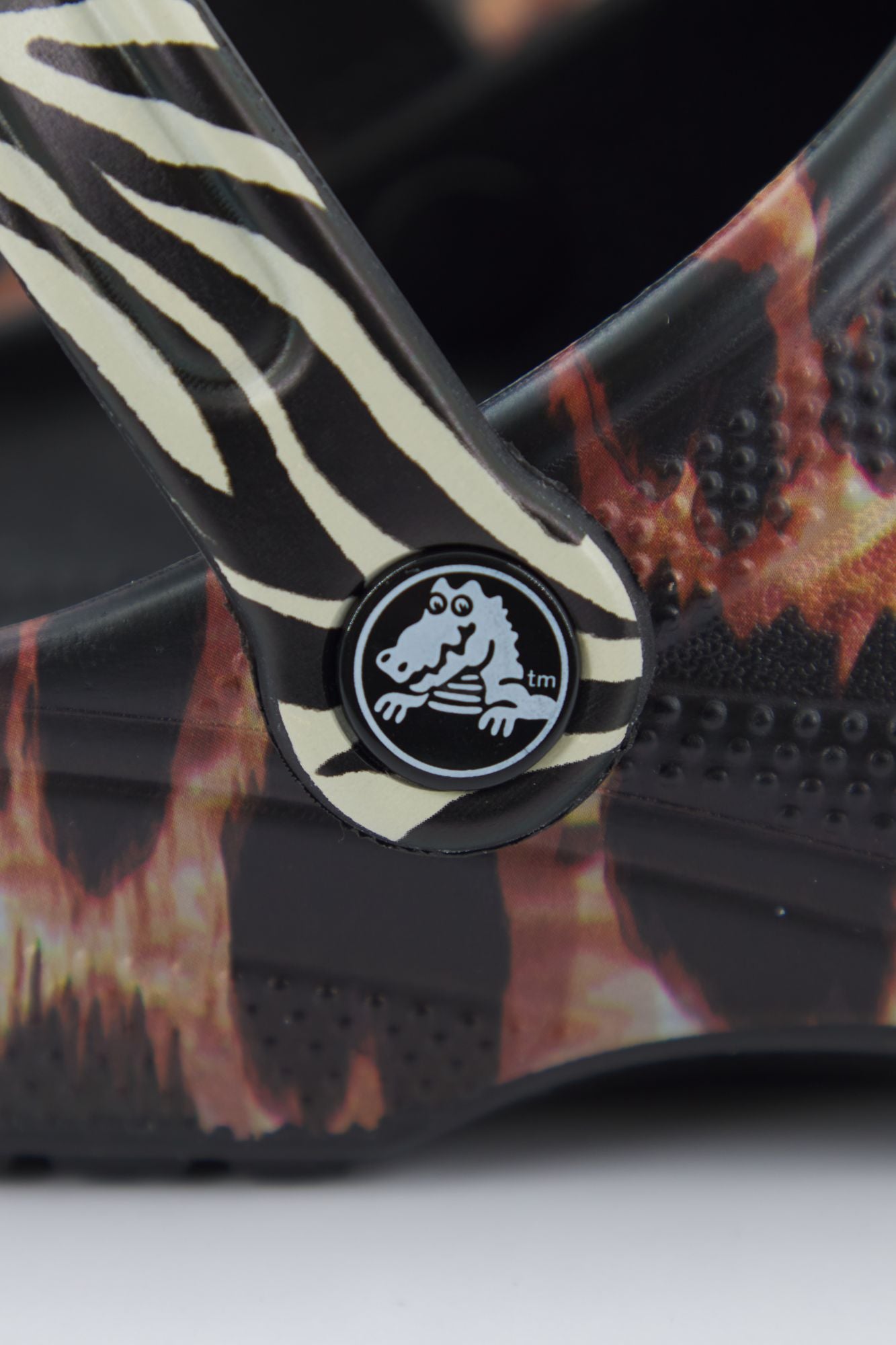 CROCS CLASSIC ANIMAL REMIX CLOG en color ANIMAL PRINT (4)