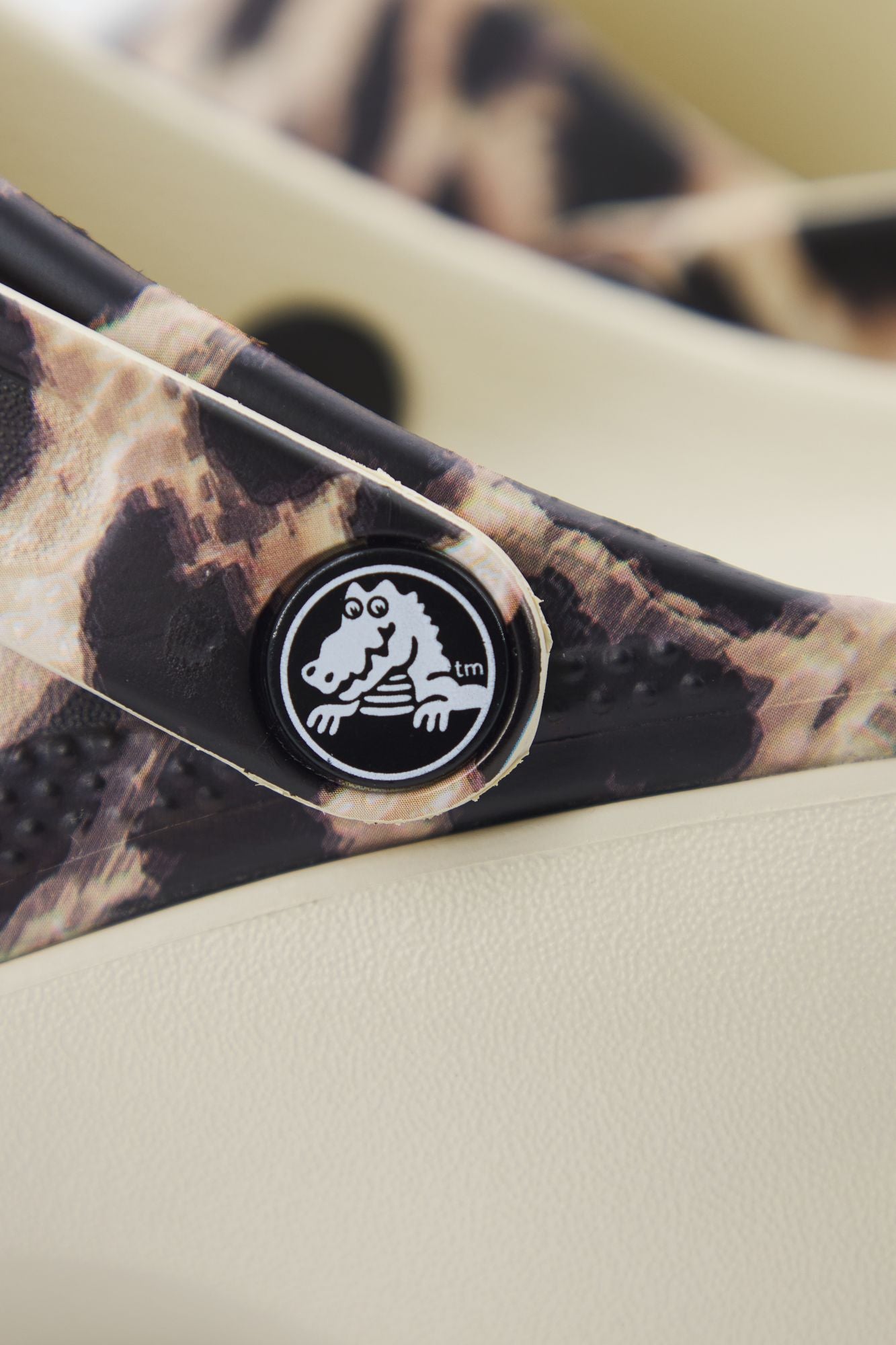 CROCS 207844C CLS en color ANIMAL PRINT (4)