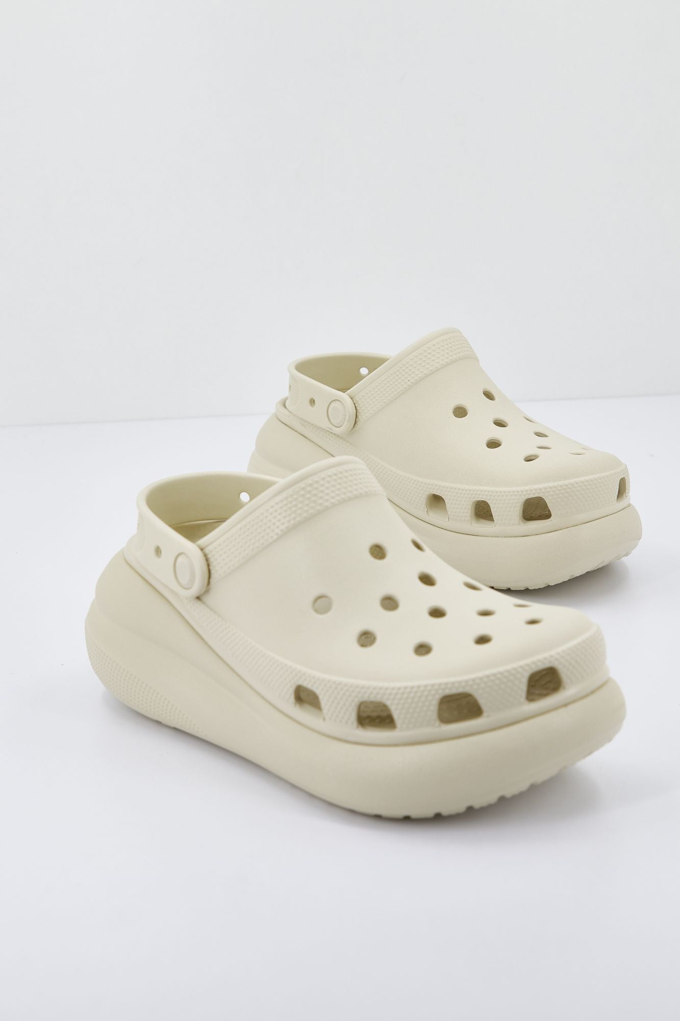CROCS CRUSH CLOG en color BEIS (2)
