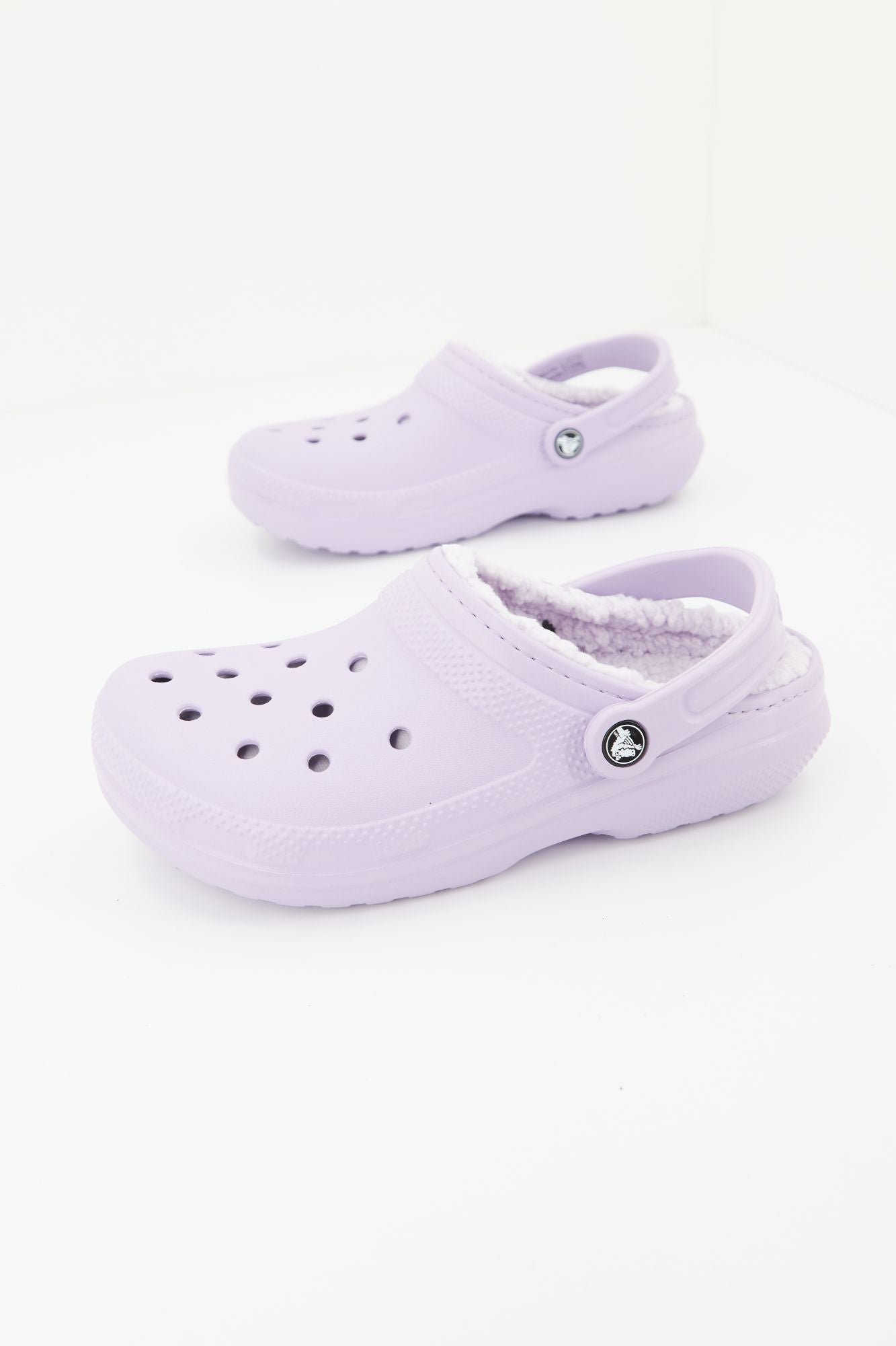 CROCS CLASSIC LINED CLOG en color VIOLETA (1)