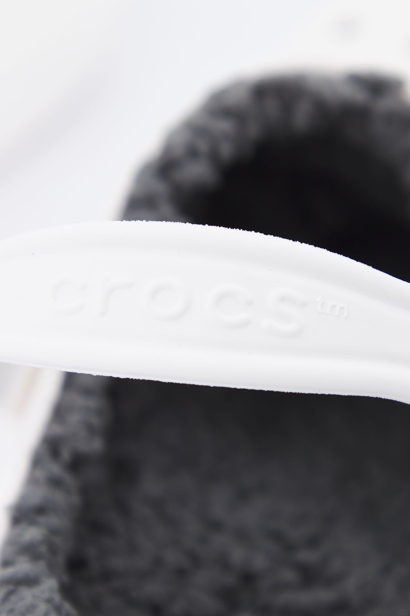 CROCS CLASSIC LINED CLOG en color BLANCO (4)