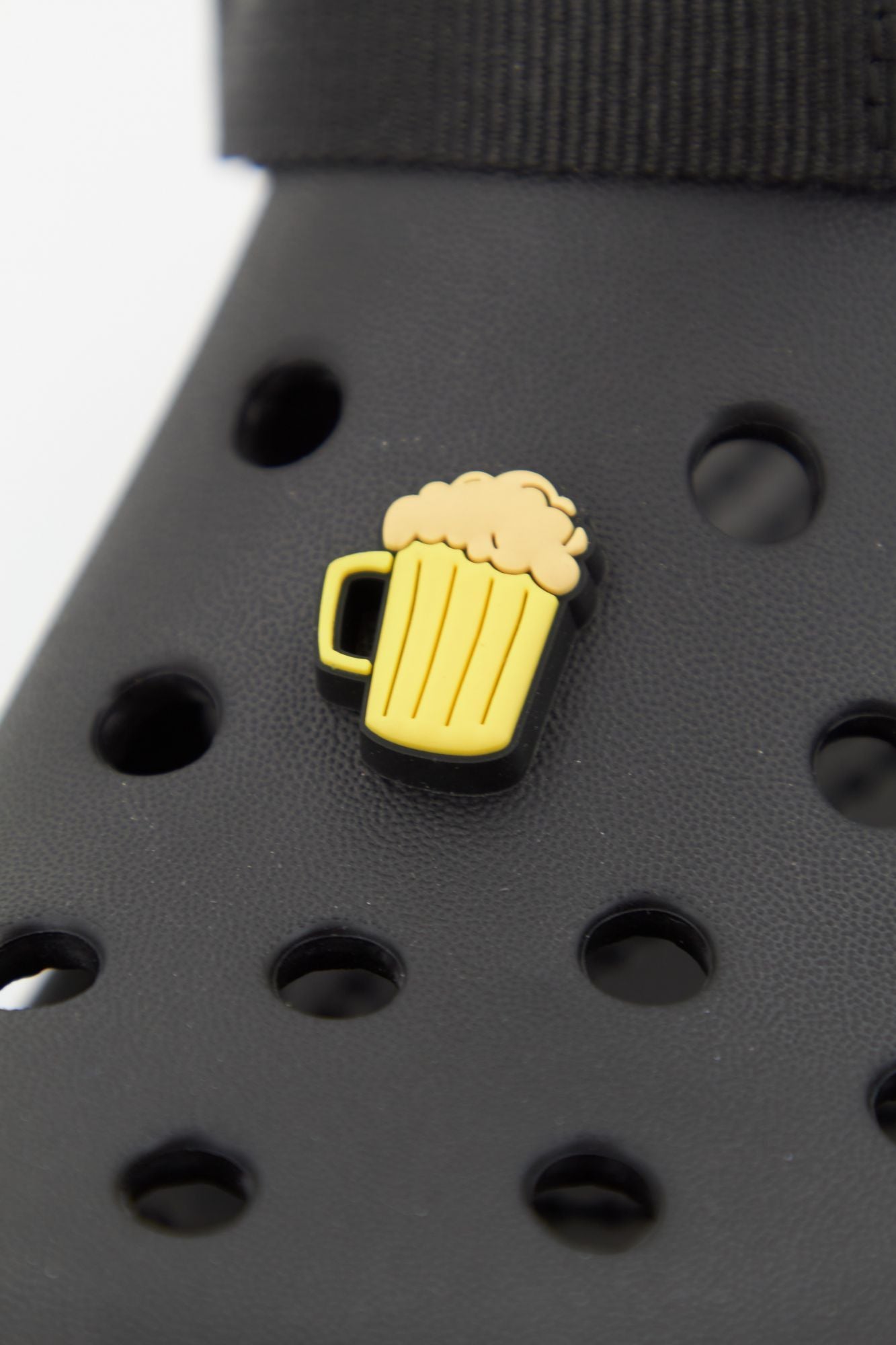 CROCS BEER en color AMARILLO (3)