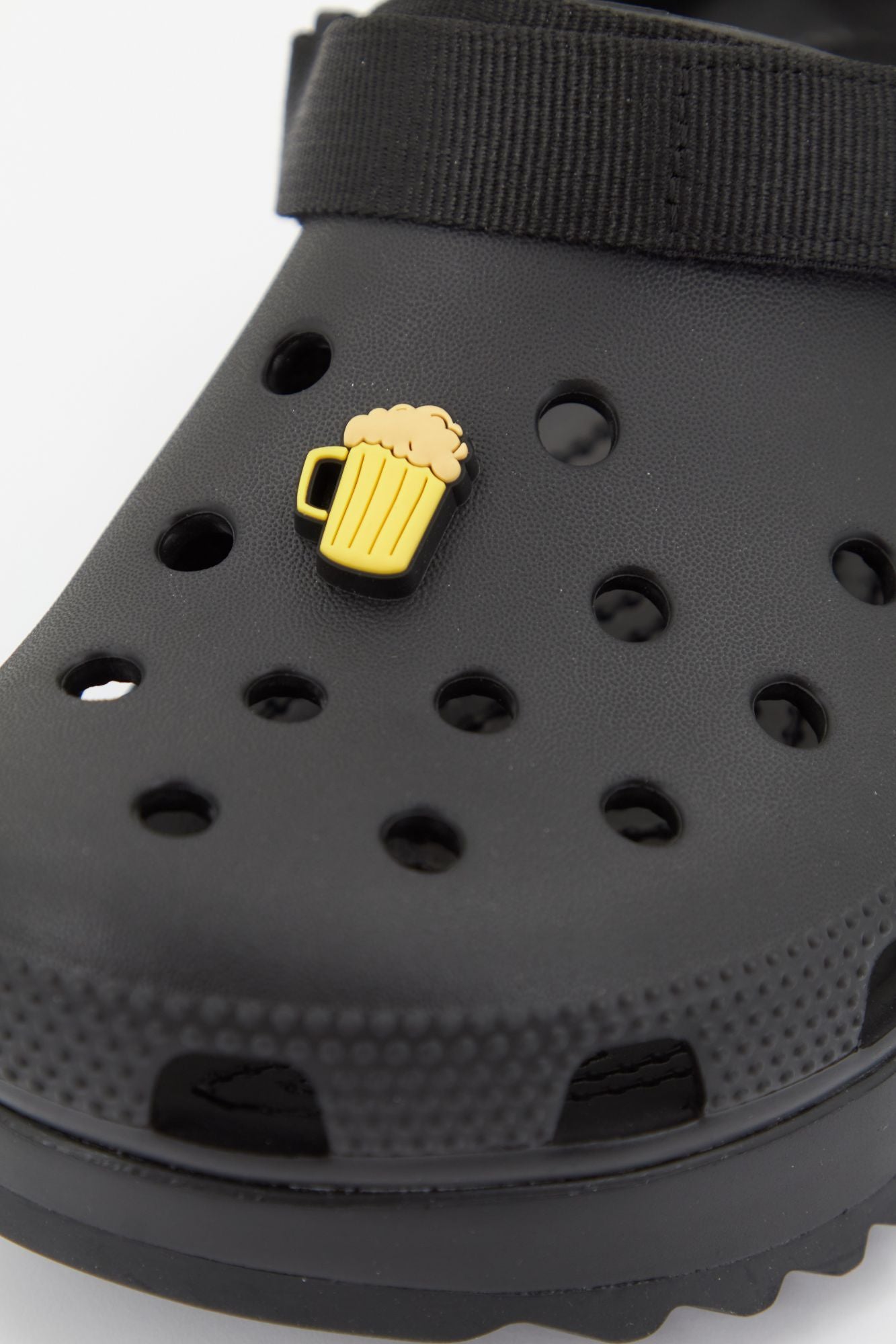 CROCS BEER en color AMARILLO (4)