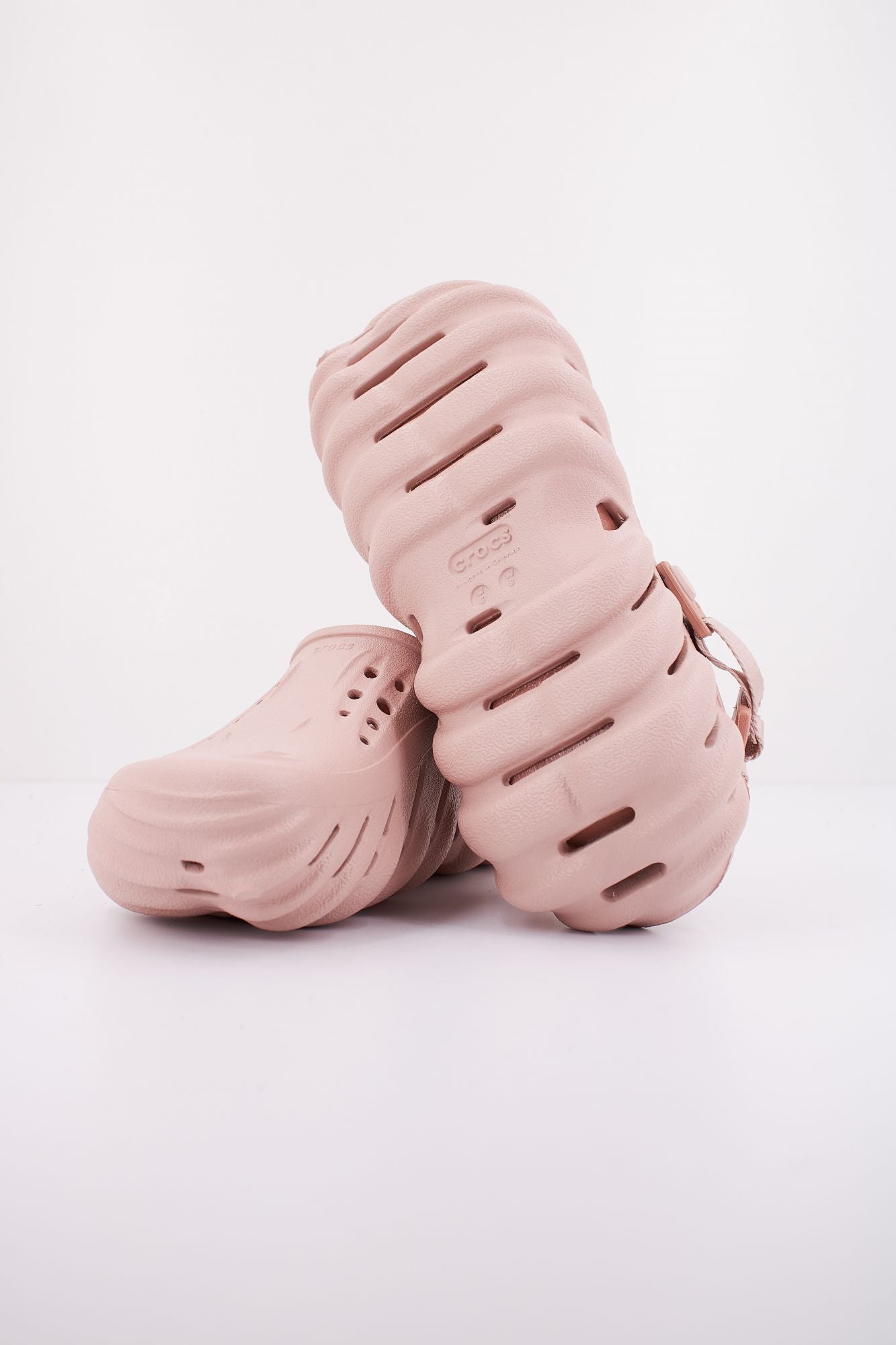 CROCS ECHO CLOG en color ROSA (5)