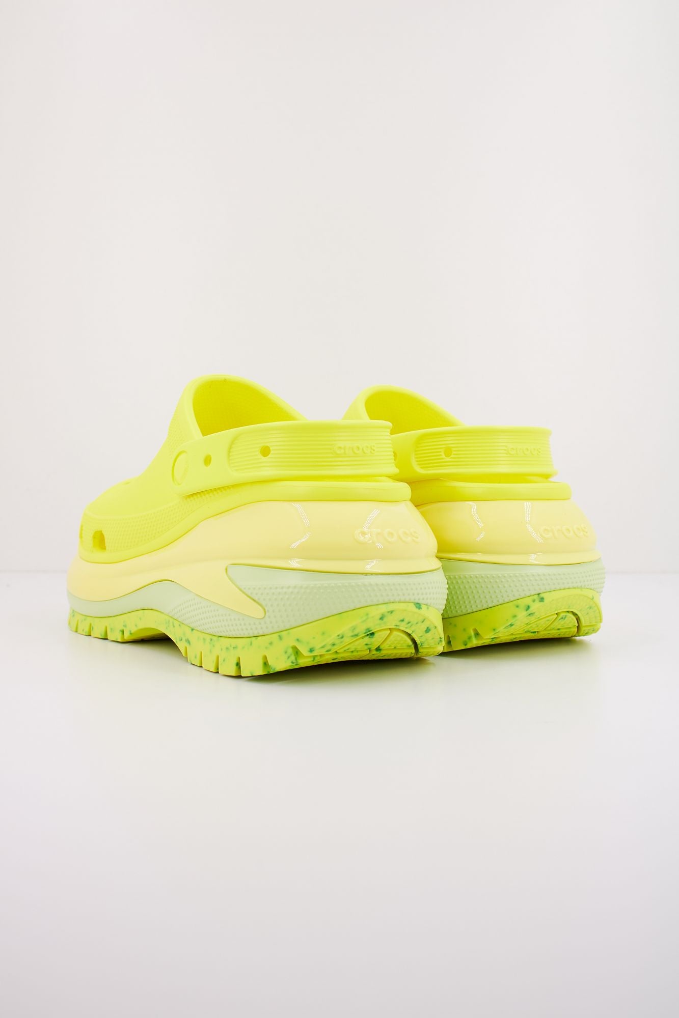 CROCS MEGA CRUSH CLOG en color AMARILLO (3)