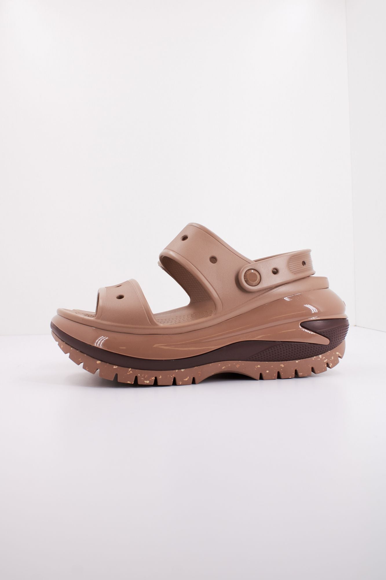 CROCS CLASSIC MEGA CRUSH SANDAL en color MARRON (1)