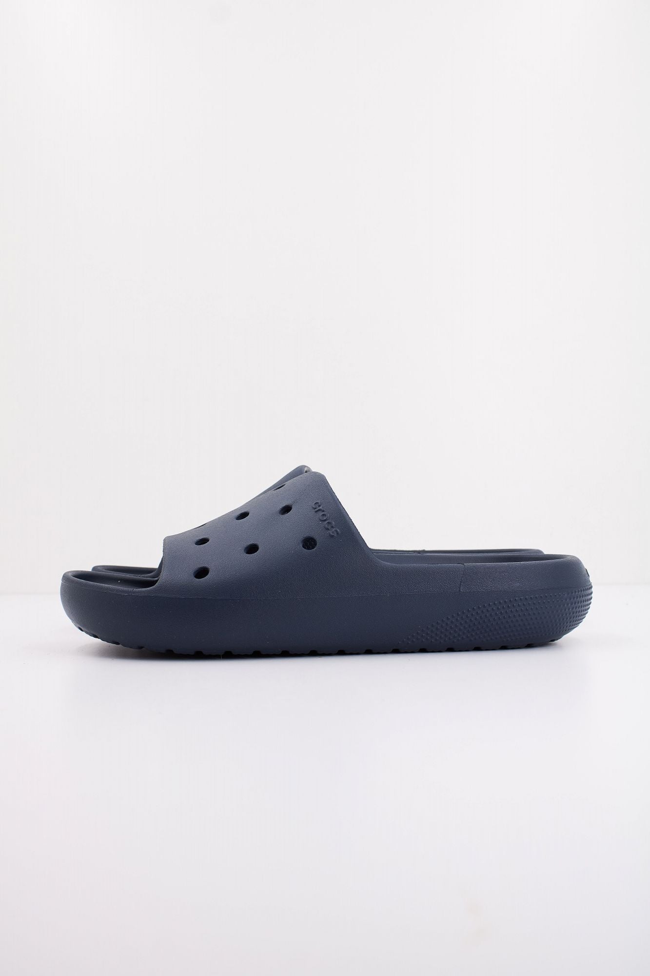 CROCS CLASSIC SLIDE V2 U en color AZUL (1)